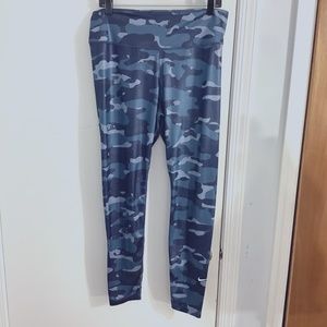 NWT NIKE ONE DRI - FIT GRAY CAMOUFLAGE LEGGINGS SIZE XL